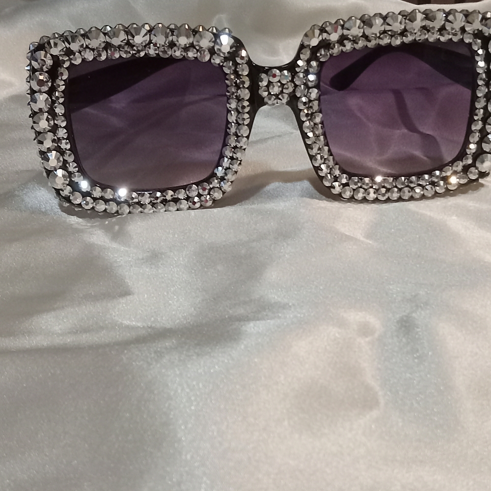 Glamorous Crystal-Studded Sunglasses
